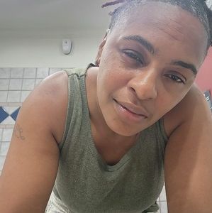 Meet your Posher, Laray